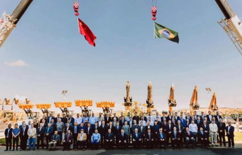 XCMG 10th Anniversary Of The 23456 Sets Of Products Glory Off The Line