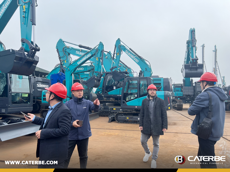 Russia Customers Visited SUNWARD & SANY Factory