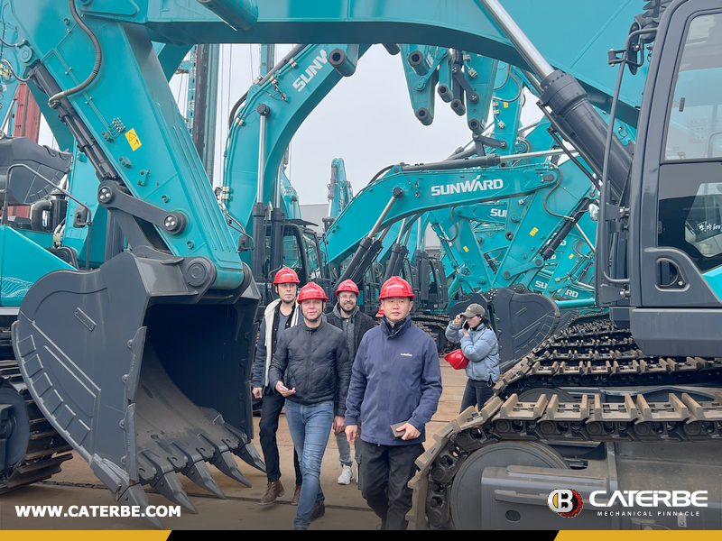 Russia Customers Visited SUNWARD & SANY Factory