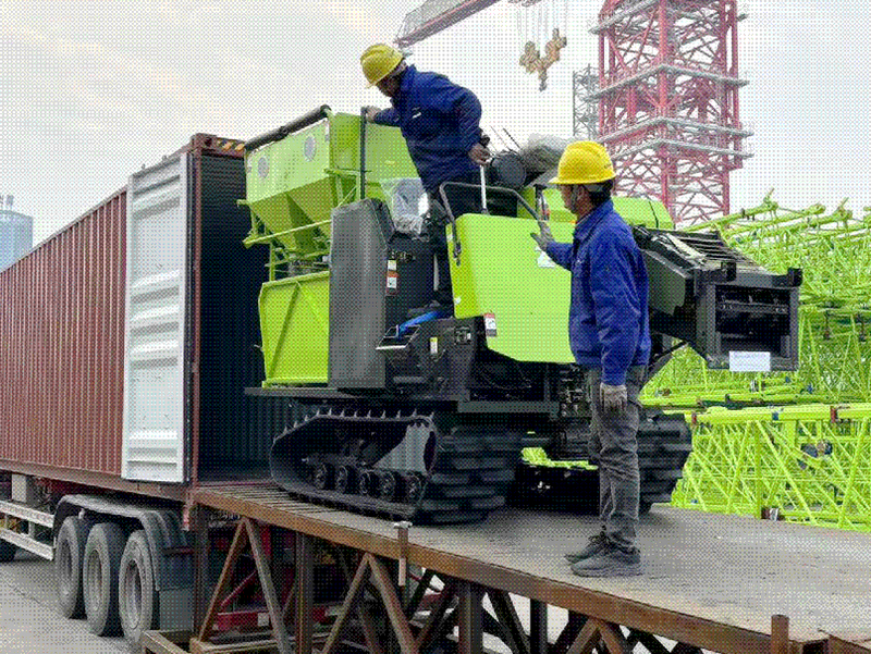 ZOOMLION ZL105 Rice Harvester Goes To Sea In Batches