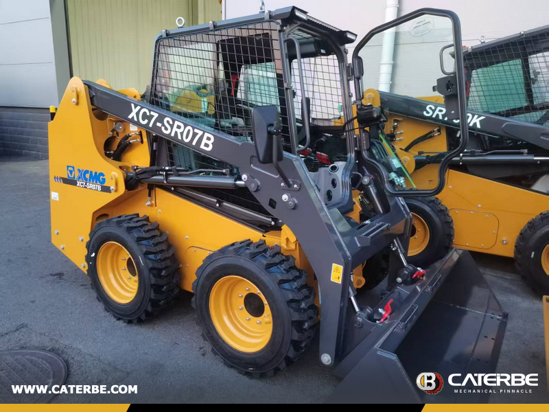 Seychelles - 1 Unit XCMG XE35U Excavator & 1 Unit XC740K Loader
