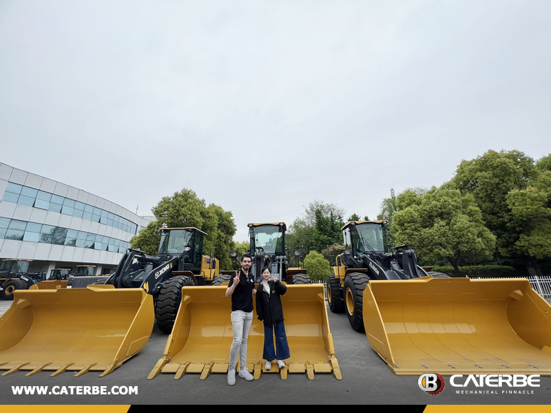 Mexico Customer Visited SINOMADA Office and XCMG & HANGCHA & HELI Factory