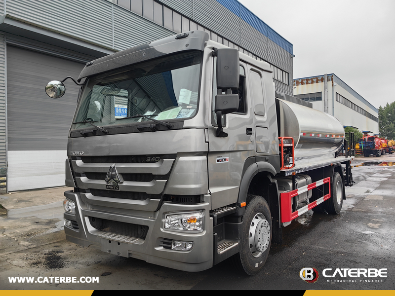 Algeria - 2 Units HOWO Asphalt Distributor Truck