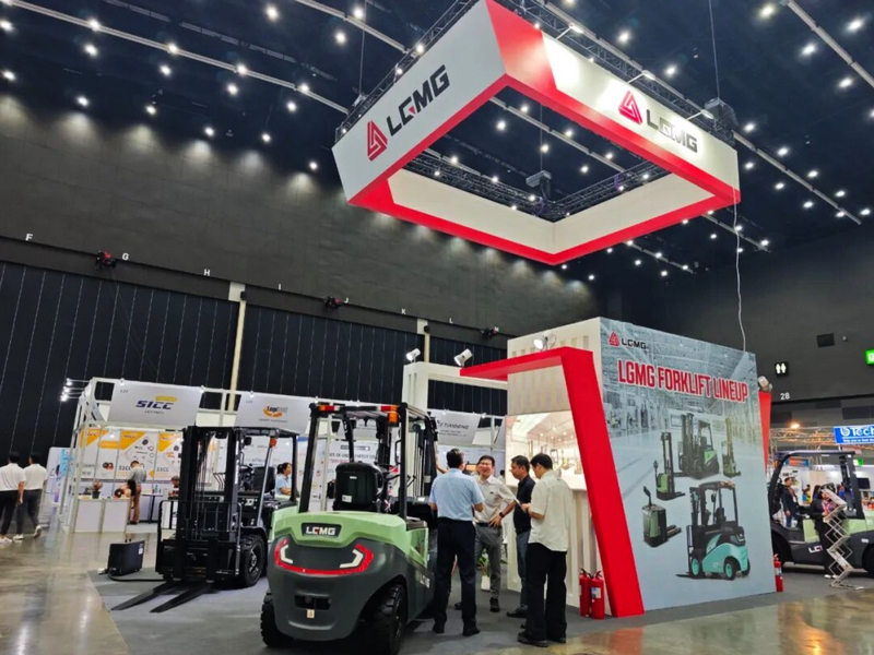New Electric Power! LGMG Makes a Splash at LogiMAT Southeast Asia
