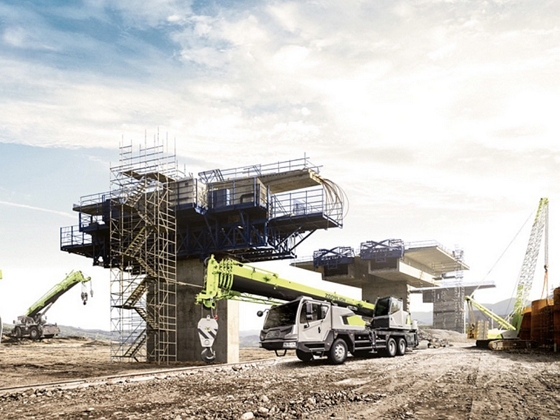 ZOOMLION Empowers Chinese Cranes to Go Global