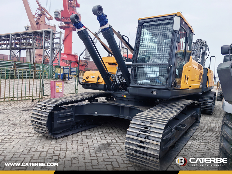 HYUNDAI HX340HD Excavator